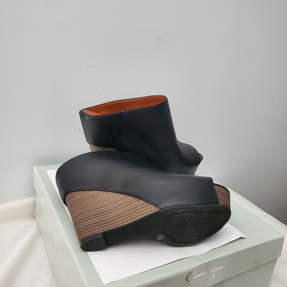 Jessica Simpson platform slippers - Picture 3 of 3